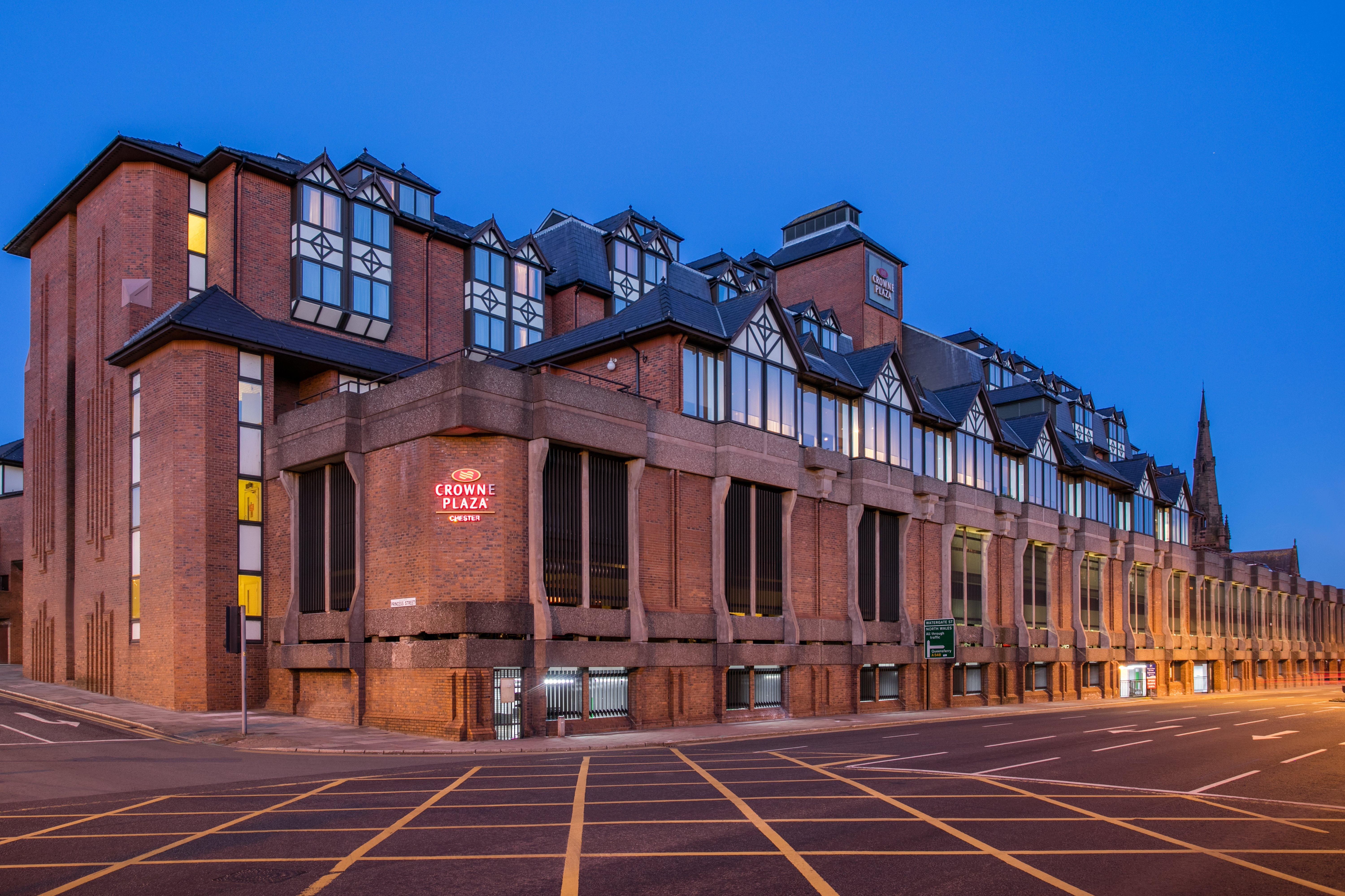 Hotel Crowne Plaza By Ihg 4*